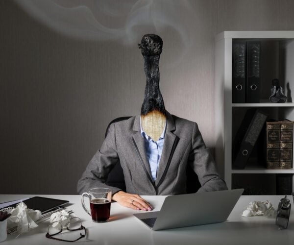 Burnout: Cos’è, Cause, Sintomi, e Come Affrontarlo